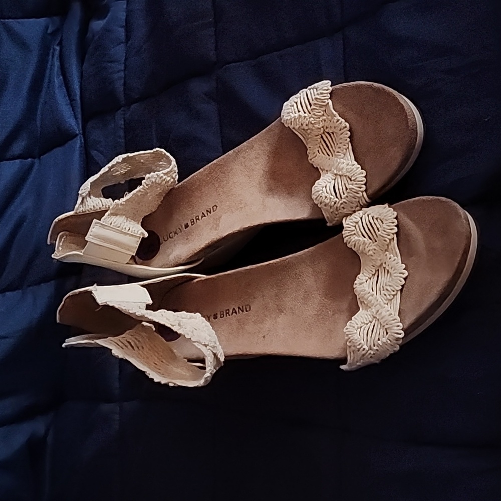 Lucky brand crochet cream wedge sandals nwt